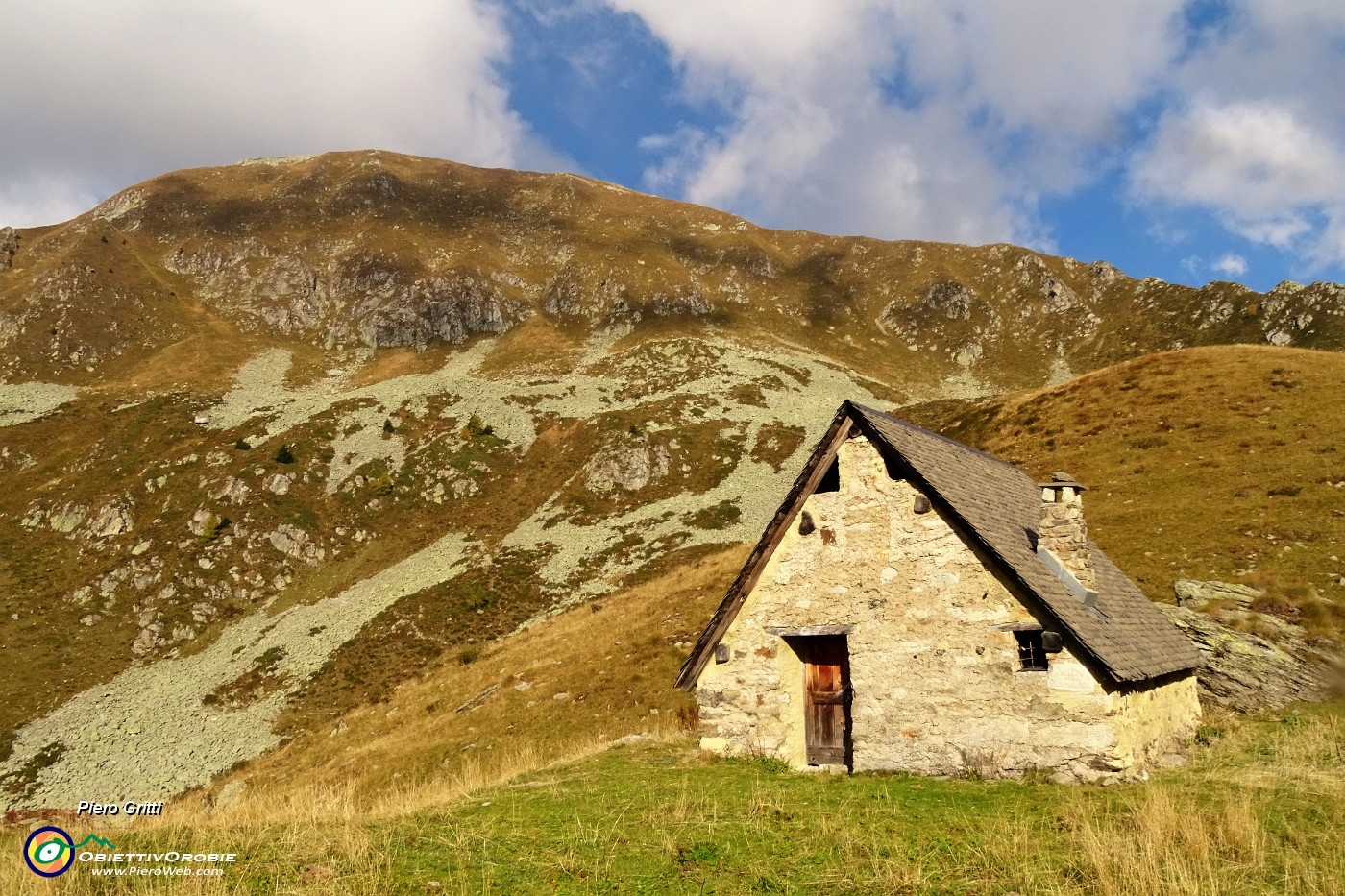 78 Alla Baita Pianadei (2097 m) con vista in Valegino.JPG